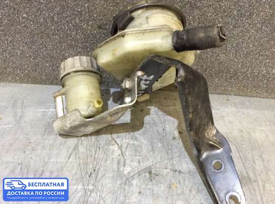 Бачок главного тормозного цилиндра на Honda Civic VIII (4D, 5D)