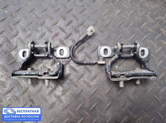 Петля крышки багажника на BMW 1 (F20/F21)
