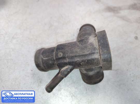 Фланец (тройник) системы охлаждения на SEAT Toledo I (1L)