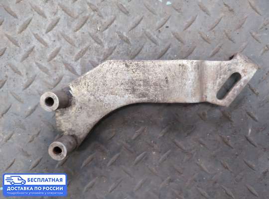 Кронштейн прочее на Volkswagen Golf II (1G)