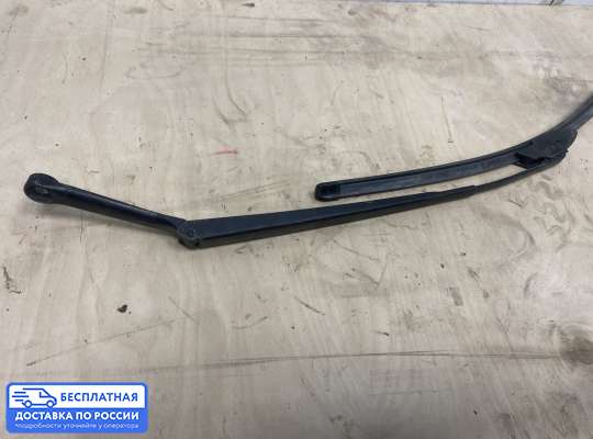 Поводок дворника на Audi A6 (C5)