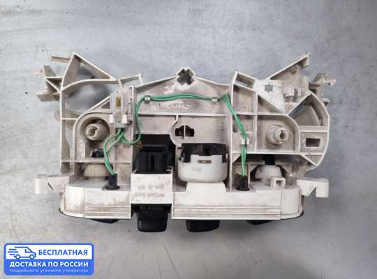 Блок управления печкой на Mitsubishi Colt V (CJ0)