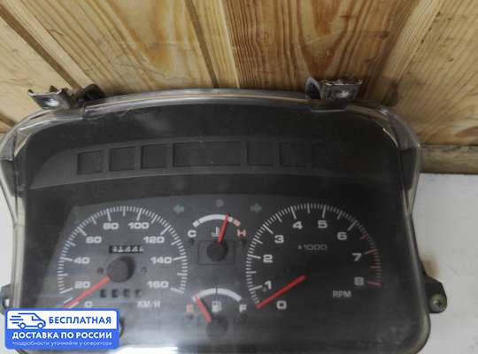 Щиток приборов на Suzuki Vitara I (ET)