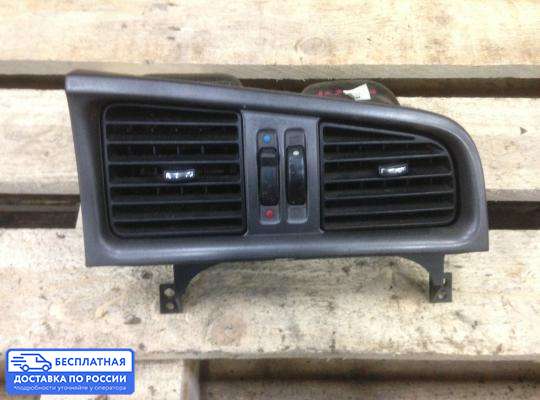 Дефлектор обдува салона на Nissan Primera (P11)