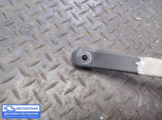 Поводок дворника на Mitsubishi Lancer VI