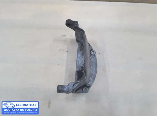 Кронштейн КПП на Toyota Carina E T19