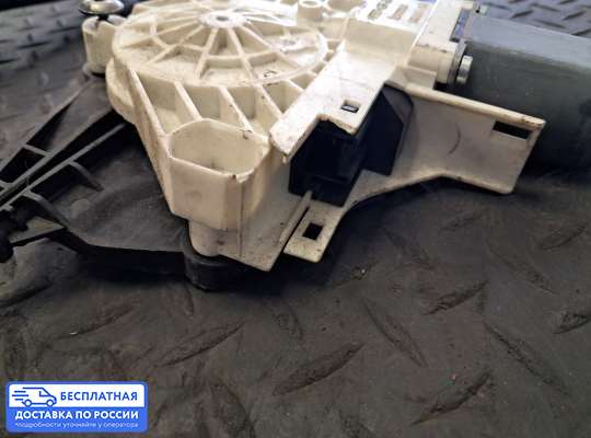 Стеклоподъемник электрический на Audi Q5 (8R)