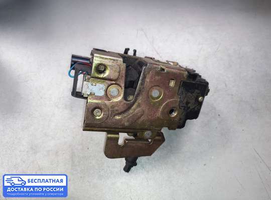 Замок боковой двери на Audi A6 (C5)