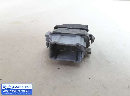 Кнопки стеклоподьемника на Renault Megane II