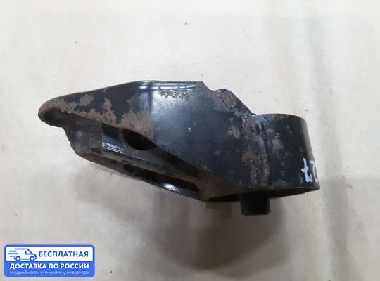 Кронштейн КПП на Nissan Primera (P11)