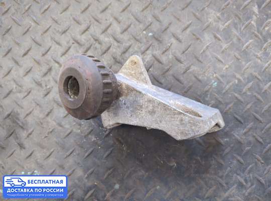 Кронштейн ДВС (лапа) на Audi A6 (C4)