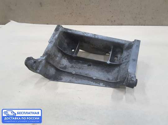 Кронштейн КПП на Toyota Carina E T19