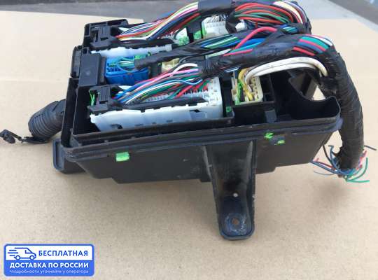 Блок предохранителей на Toyota Tundra II