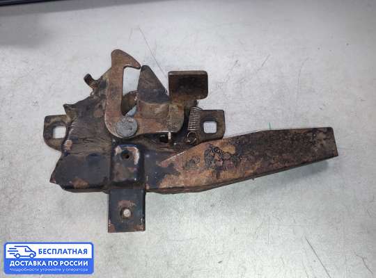 Замок капота на Opel Monterey A