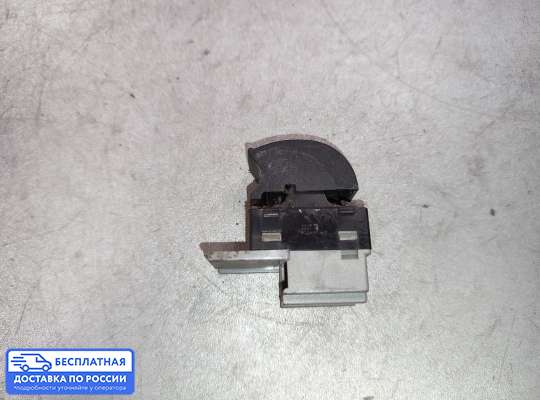 Кнопки стеклоподьемника на Audi A3 (8L)