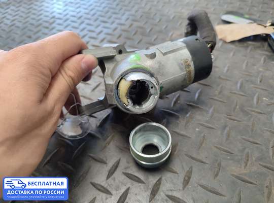 Замок зажигания с ключом на Mercedes-Benz Vito (W638)