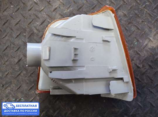 Поворотник передний на Audi 100 (44Q, C3)