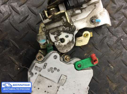 Замок боковой двери на Nissan Terrano II R20