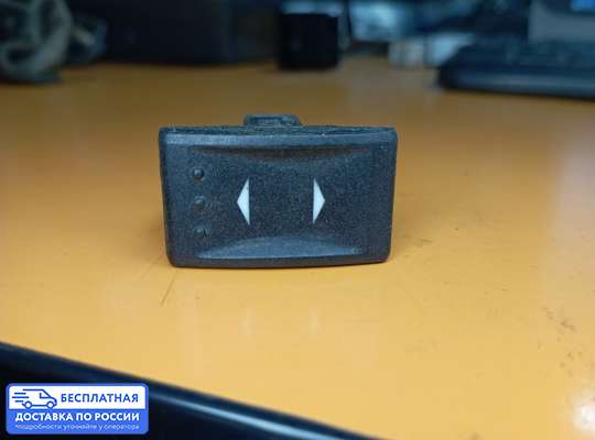 Кнопки стеклоподьемника на Ford Mondeo III