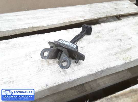 Ограничитель двери на Ford Mondeo I