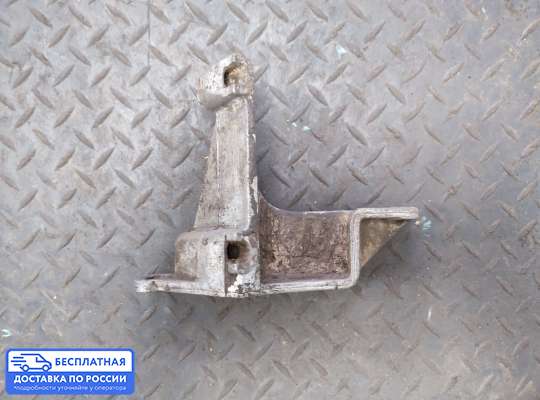 Кронштейн прочее на Volkswagen Passat B3 (35i)