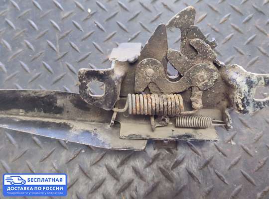 Замок капота на Isuzu Trooper II (LS)