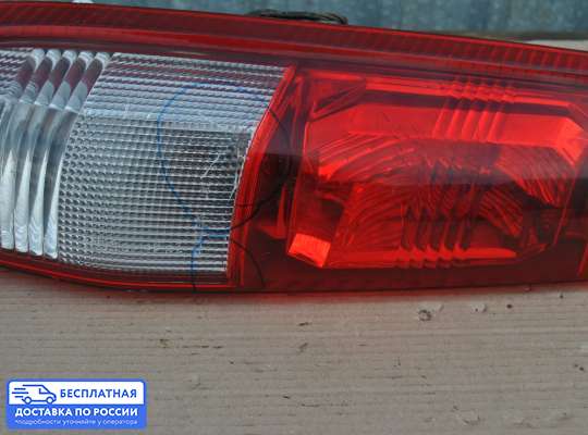 Фонарь задний на Nissan X-Trail I (T30)