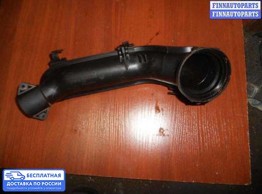 Воздухозаборник на Volkswagen Caddy III (2K)