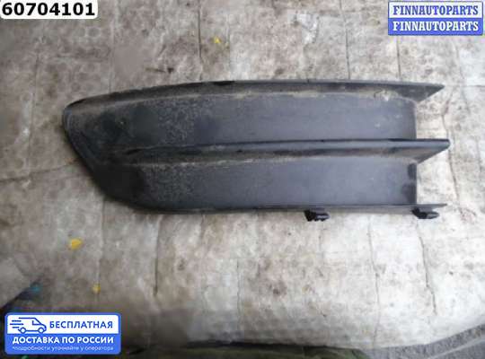 Решетка (заглушка) бампера на Renault Laguna II