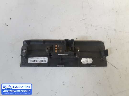 Кнопки стеклоподьемника на Nissan Navara / PickUp (D40)