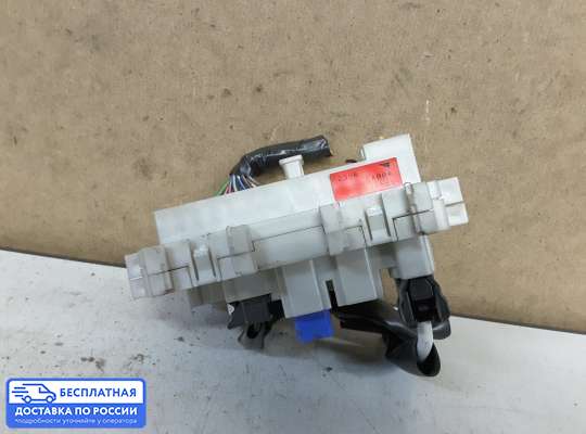 Блок предохранителей на Nissan Navara / PickUp (D40)