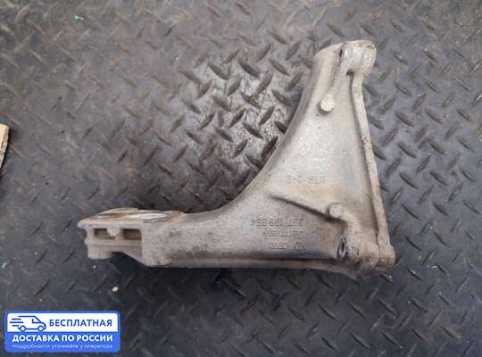 Кронштейн ДВС (лапа) на Volkswagen Passat B3 (35i)