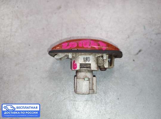 Повторитель поворота в крыло на Nissan Maxima QX II (A32)