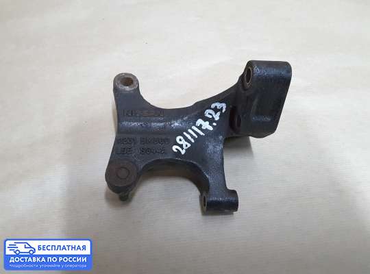 Кронштейн ДВС (лапа) на Nissan Primera (P12)