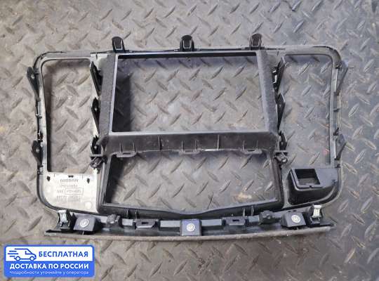 Рамка магнитолы на Nissan Teana II (J32)
