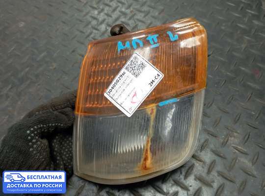 Поворотник передний на Mitsubishi Pajero II