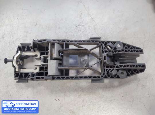 Ручка двери наружная на Volkswagen Golf VII (5G)