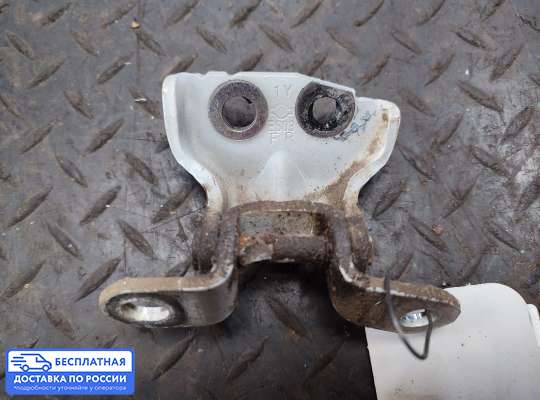 Петля двери на Nissan Qashqai I (J10)