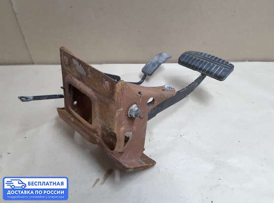 Педальный узел (педаль) на Mitsubishi Carisma