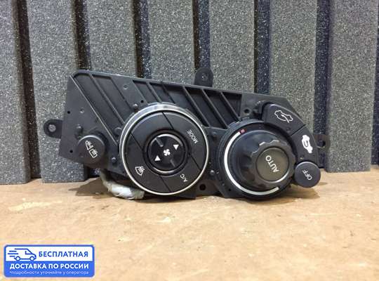 Блок управления печкой на Honda Civic VIII (4D, 5D)