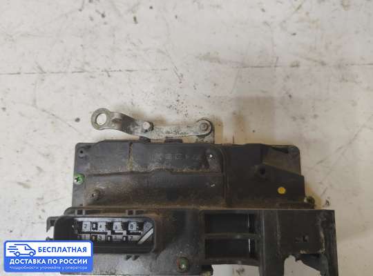 Замок боковой двери на Mazda Tribute I