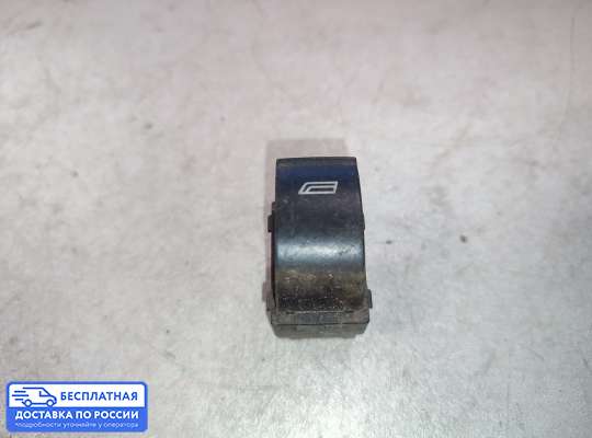 Кнопки стеклоподьемника на Audi A3 (8L)
