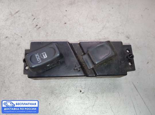Кнопки стеклоподьемника на Isuzu Trooper II (LS)