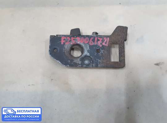 Замок капота на Mercedes-Benz Vito (W638)