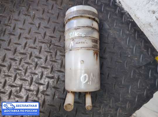 Бачок гидроусилителя на Opel Monterey A