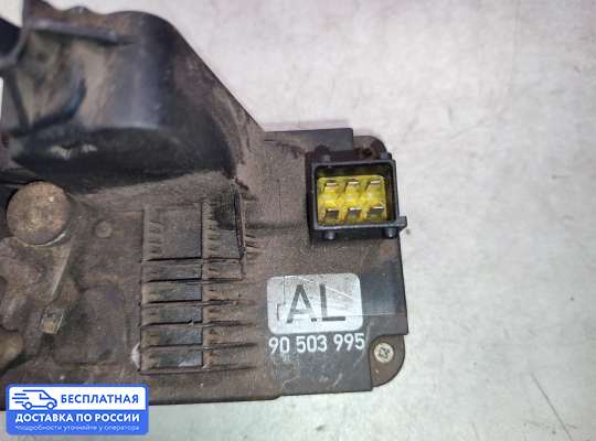 Замок боковой двери на Opel Vectra B