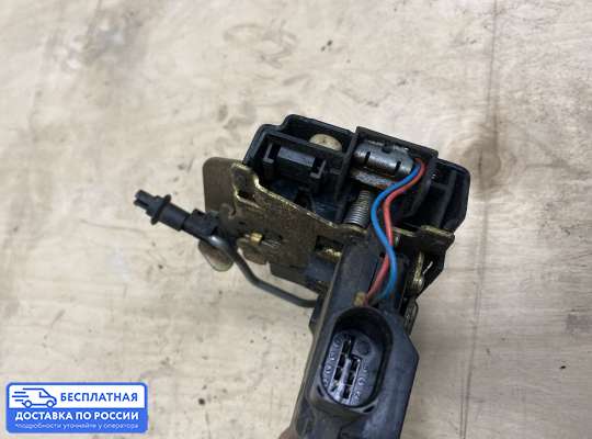 Замок боковой двери на Audi A6 (C5)