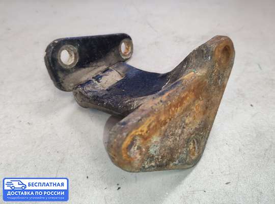 Петля крышки багажника на Opel Frontera B
