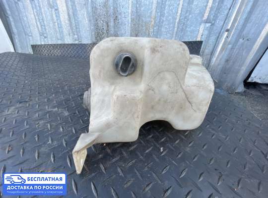 Бачок омывателя на Volkswagen Golf IV (1J)