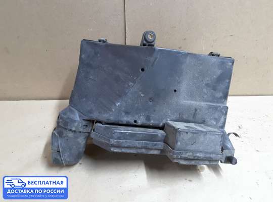 Корпус воздушного фильтра на Mitsubishi Carisma